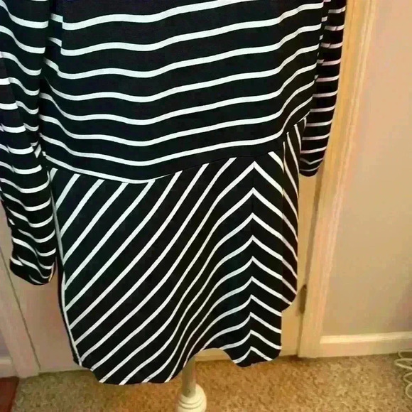 Chico's Size 0 (same as size 4/6) Striped Open Front Poly/Spandex Cardigan - Picture 6 of 12